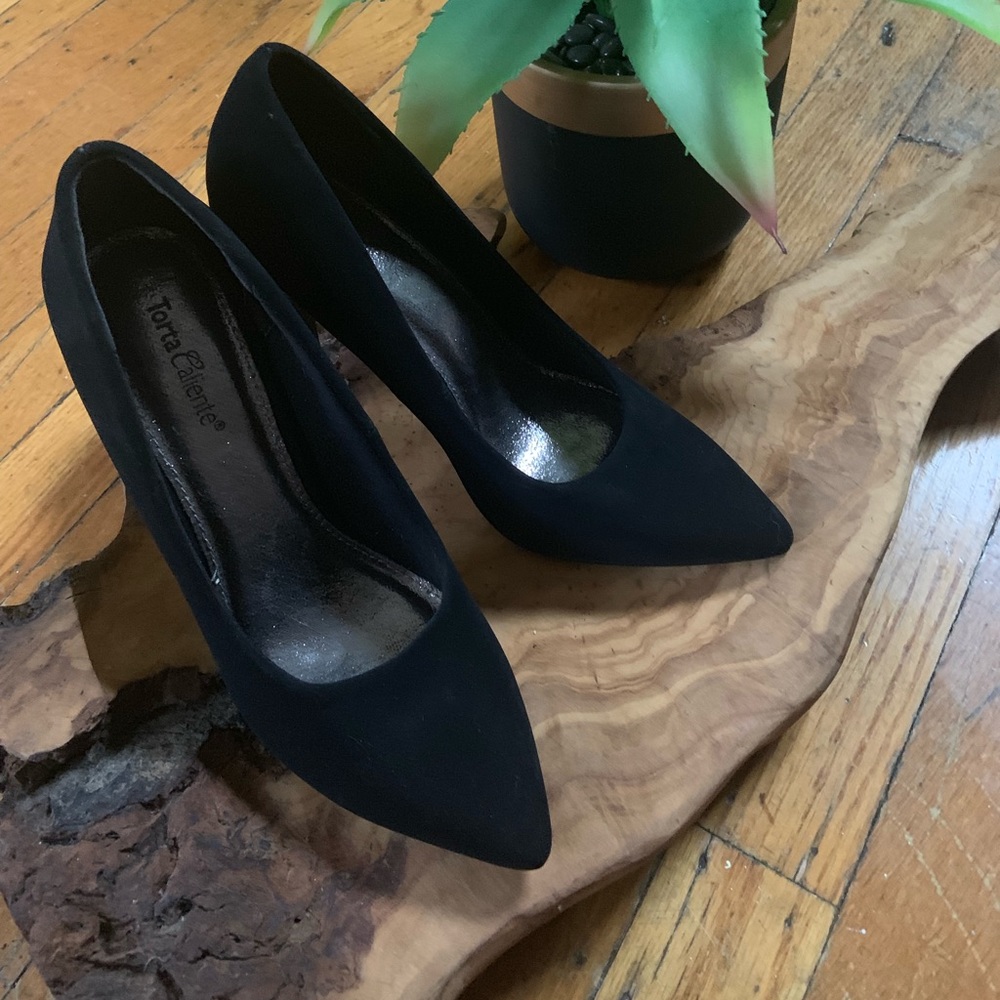 Torta caliente pointed stiletto heel